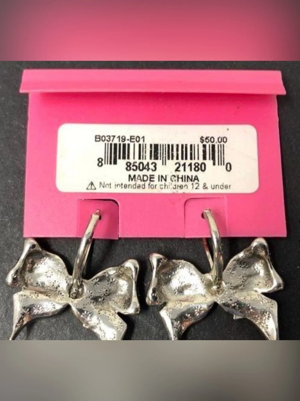 🎀Betsey Johnson RETIRED NWT Sparkly Pink & Hematite Dangle Bow Earrings 🎀